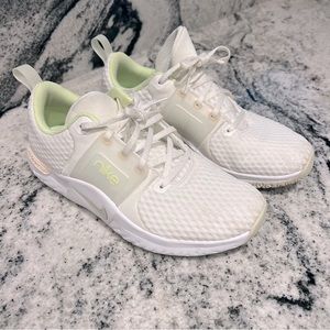 Nike Renew TR 10 Women’s Shoes - size 8 - white light bone volt